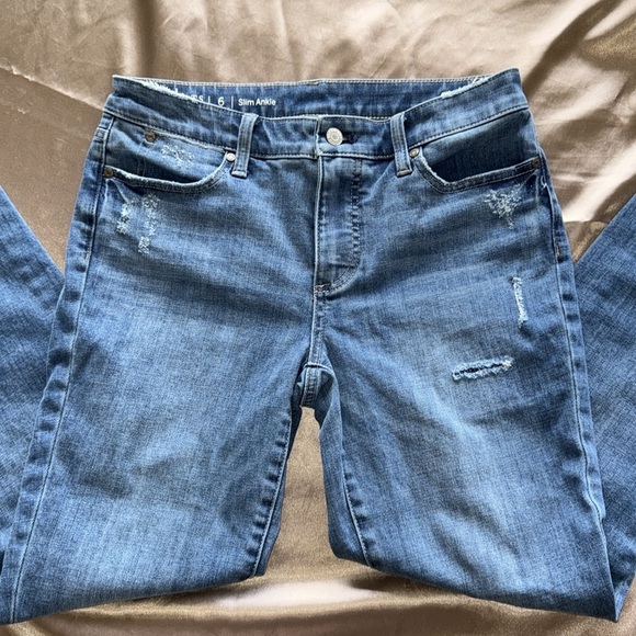 Talbots Flawless Slim Ankle Distressed Jeans Patches Raw Hems Medium Wash Sz 6 - Picture 4 of 13